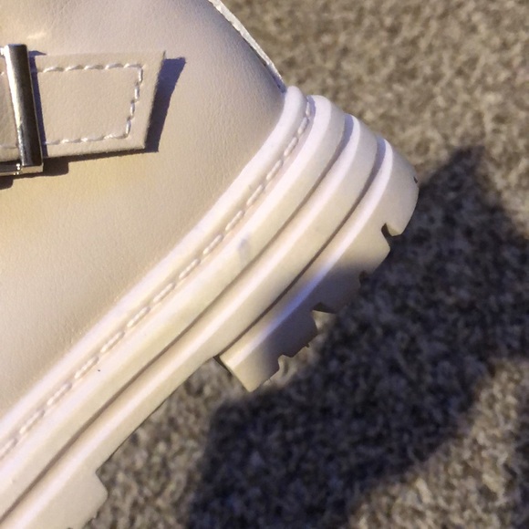 SHEIN Cream Toddler Boots - Picture 8 of 8